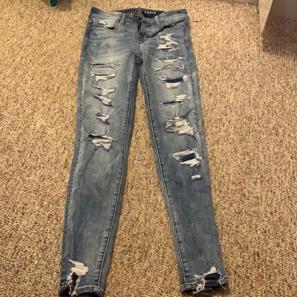 Juniors American eagle ripped jeans size 2 regular
